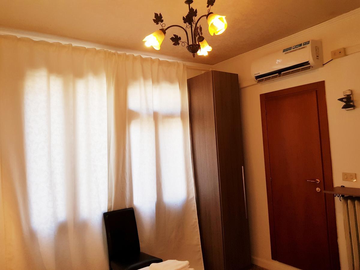 Residenza Ponte Degli Scalzi Venedig Eksteriør billede