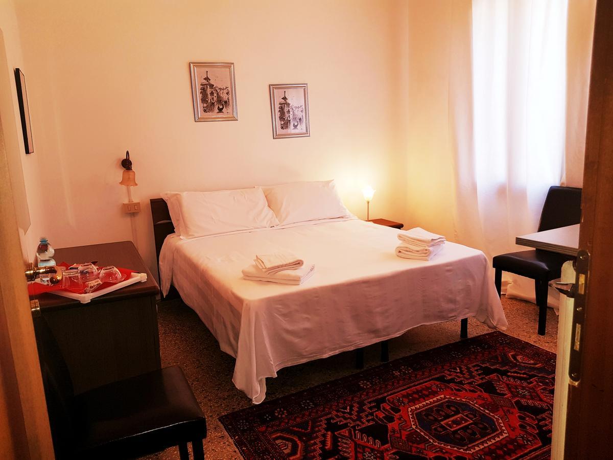 Residenza Ponte Degli Scalzi Venedig Eksteriør billede