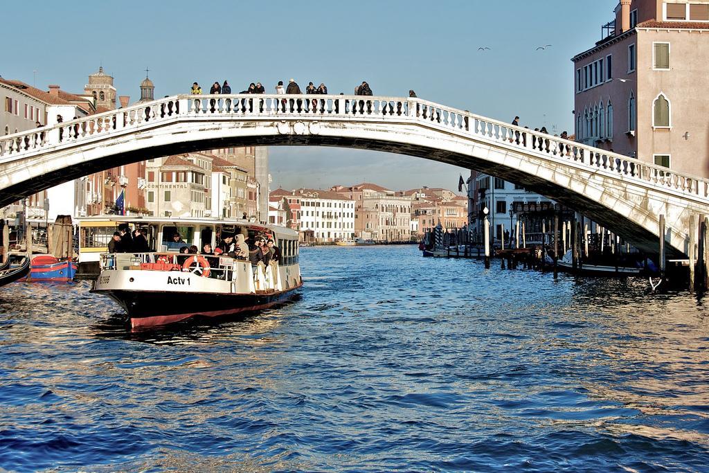 Residenza Ponte Degli Scalzi Venedig Eksteriør billede